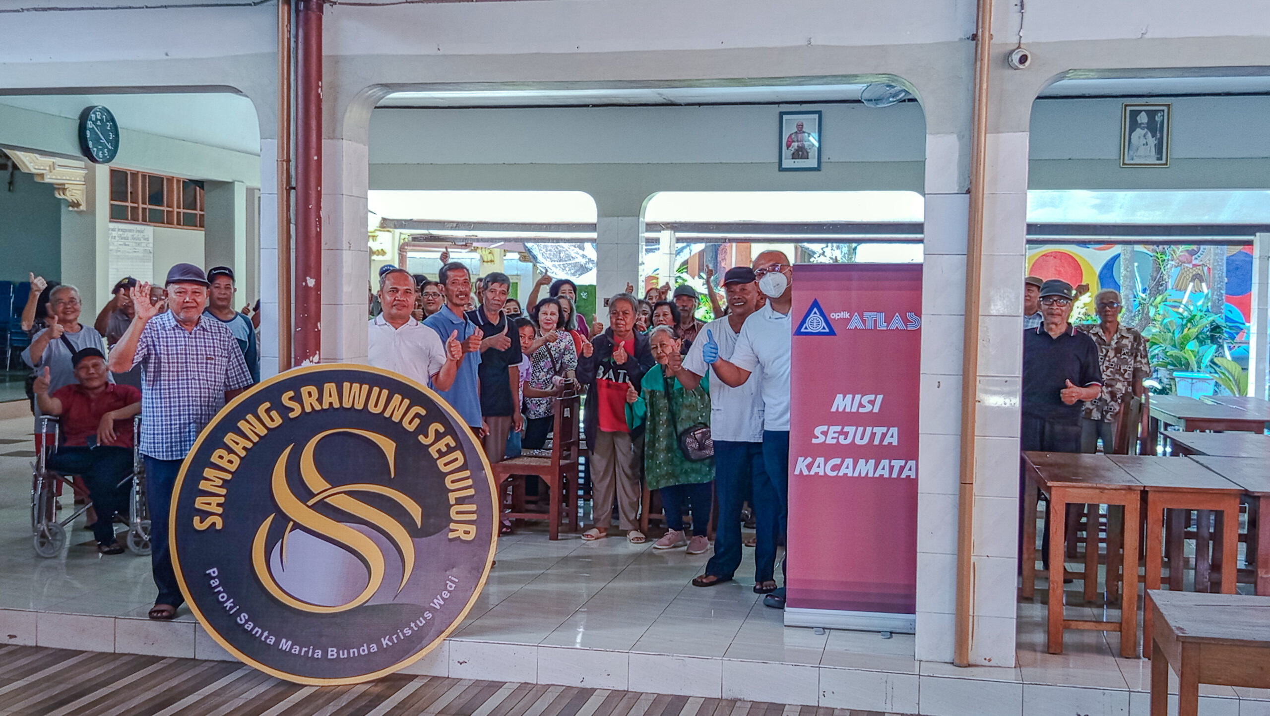Bantuan Kacamata Gratis untuk Lansia Paroki Wedi